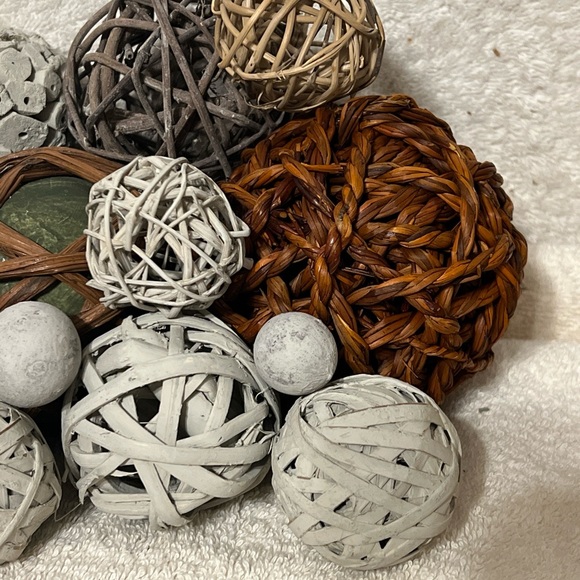 15 Wooden Basketweave Wicker Shell Balls  Farmhouse Decoration - Picture 3 of 4